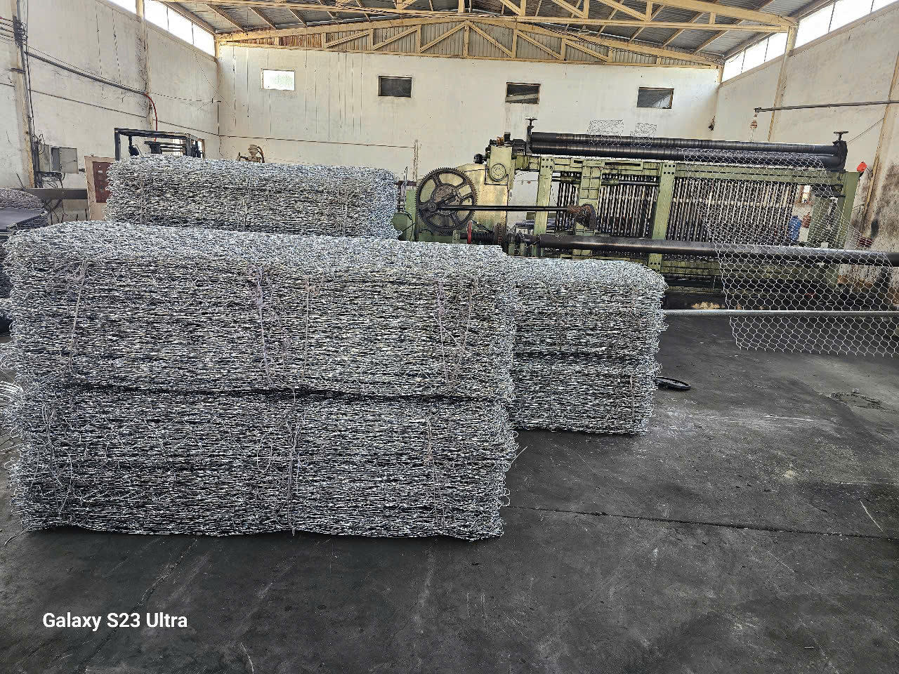Hình ảnh nhà máy rọ đá